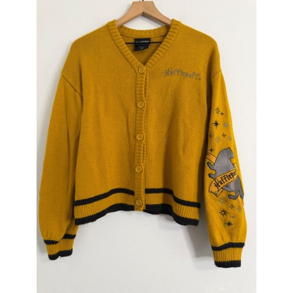 Hot Topic Harry Potter - Hufflepuff House Themed Varsity Cardigan Sweater Size S
